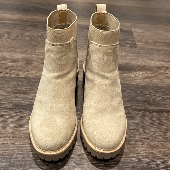 DV Platform Chelsea Booties - Picture 2 of 5